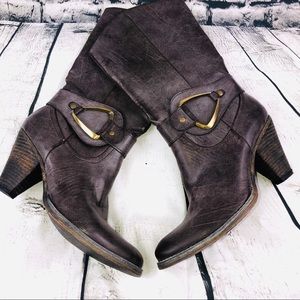 Very Volitale Grey Leather Boots